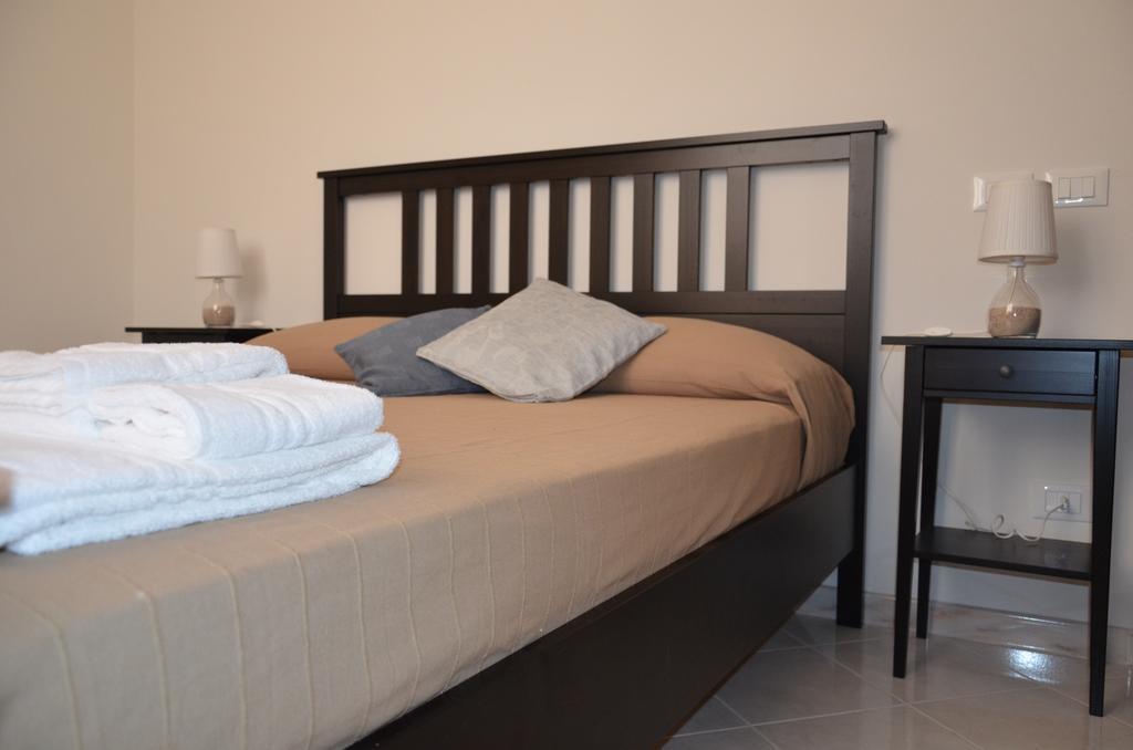 סן ויטו לו קאפו Ro.Ri. Rooms חדר תמונה